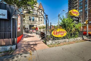 Isabella Hotel And Suites