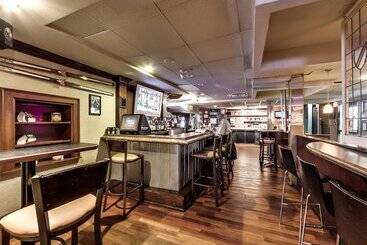 Isabella Hotel And Suites