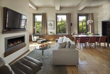 71 By Preferred Hotels & Resorts