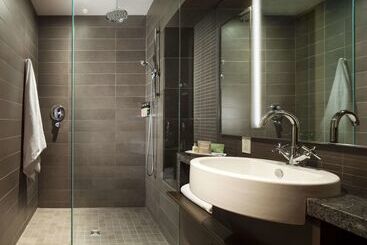 71 By Preferred Hotels & Resorts