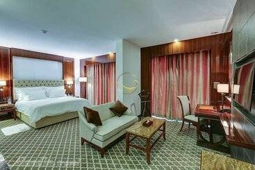 Dariush Grand Hotel