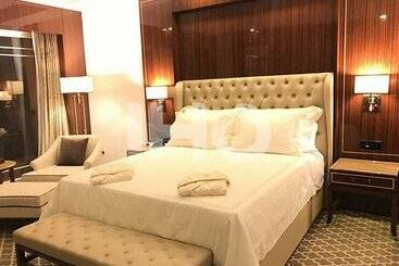 Dariush Grand Hotel