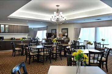 בית מלון כפרי Admiral Inn Mississauga