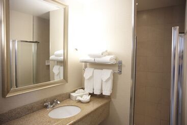 בית מלון כפרי Admiral Inn Mississauga