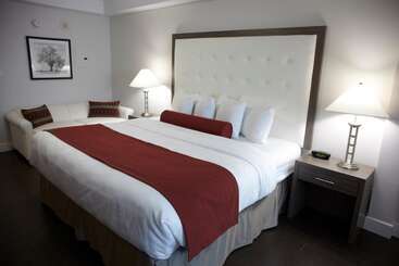 בית מלון כפרי Admiral Inn Mississauga