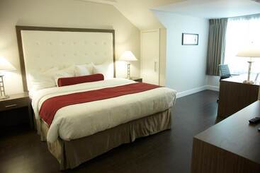 בית מלון כפרי Admiral Inn Mississauga