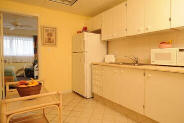 هتل Bay View Suites Paradise Island