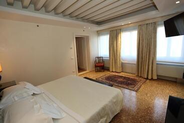 هتل Ca Nigra Lagoon Resort