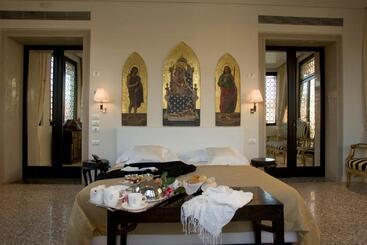 هتل Ca  Nigra Lagoon Resort