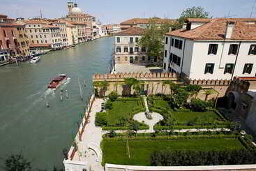 هتل Ca  Nigra Lagoon Resort