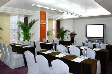 Отель Crowne Plaza Shenzhen Futian, Near To Shenzhen Convention&exhibition Centre, Shenzhen Stock Exchange
