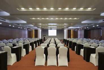 Отель Crowne Plaza Shenzhen Futian, Near To Shenzhen Convention&exhibition Centre, Shenzhen Stock Exchange