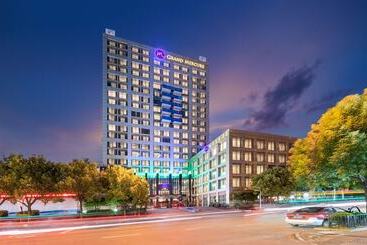 هتل Grand Mercure Shanghai Century Park