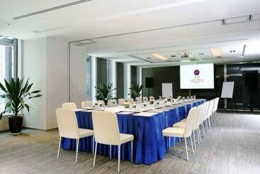 هتل Grand Mercure Shanghai Century Park