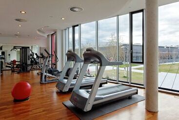 هتل Hilton Garden Inn Stuttgart Neckarpark