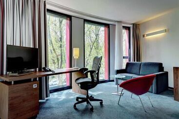 هتل Hilton Garden Inn Stuttgart Neckarpark