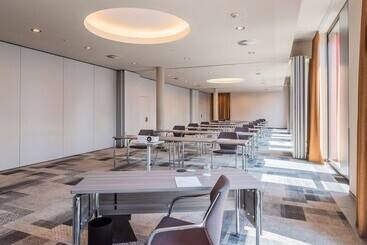 هتل Hilton Garden Inn Stuttgart Neckarpark
