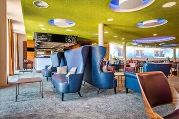 هتل Hilton Garden Inn Stuttgart Neckarpark