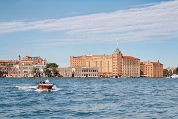 هتل Hilton Molino Stucky Venice