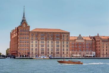 هتل Hilton Molino Stucky Venice