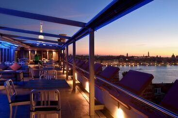 هتل Hilton Molino Stucky Venice