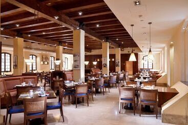 هتل Hilton Molino Stucky Venice