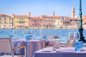هتل Hilton Molino Stucky Venice