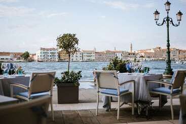 هتل Hilton Molino Stucky Venice