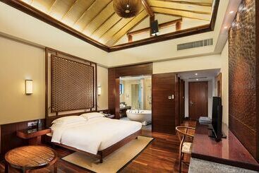 هتل Hilton Sanya Yalong Bay Resort & Spa