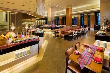 هتل Hilton Sanya Yalong Bay Resort & Spa