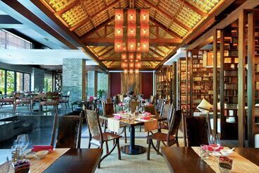 هتل Hilton Sanya Yalong Bay Resort & Spa