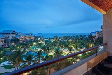 هتل Hilton Sanya Yalong Bay Resort & Spa