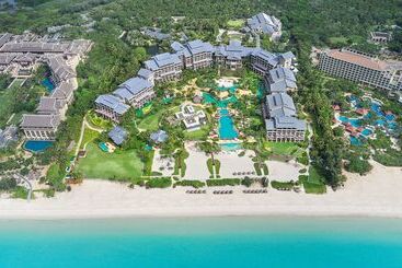 هتل Hilton Sanya Yalong Bay Resort & Spa