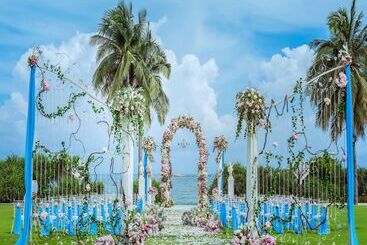 هتل Hilton Sanya Yalong Bay Resort & Spa