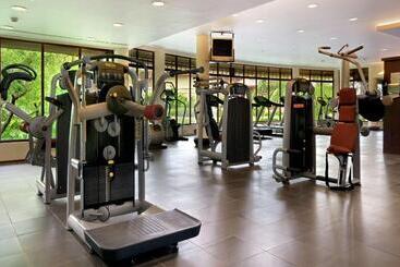هتل Hilton Sanya Yalong Bay Resort & Spa