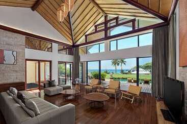 هتل Hilton Sanya Yalong Bay Resort & Spa