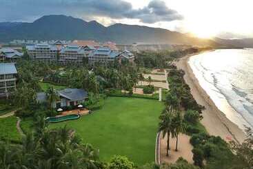 هتل Hilton Sanya Yalong Bay Resort & Spa
