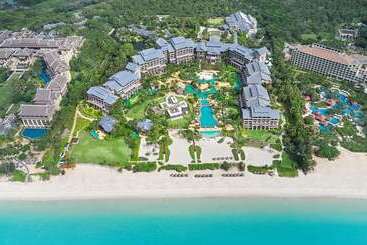 هتل Hilton Sanya Yalong Bay Resort & Spa