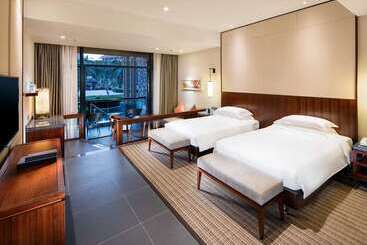هتل Hilton Sanya Yalong Bay Resort & Spa