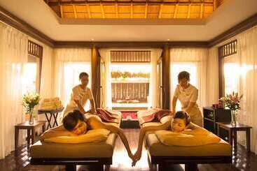 هتل Hilton Sanya Yalong Bay Resort & Spa