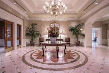 هتل La Grande Residence At The Sutton Place