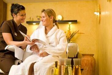 Loev   Vela Hotels