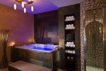 Loev   Vela Hotels