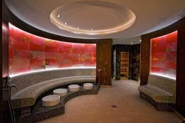 Loev   Vela Hotels