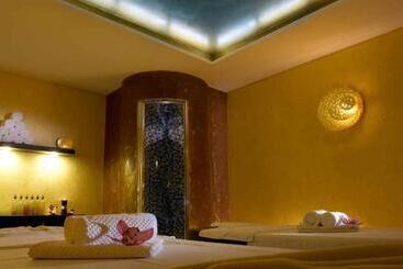Loev   Vela Hotels