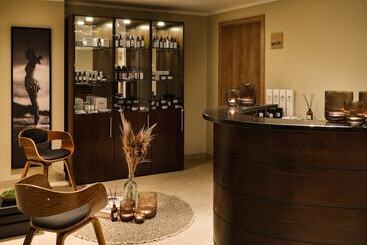 Loev   Vela Hotels