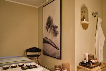 Loev   Vela Hotels