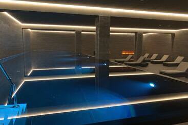 Loev   Vela Hotels
