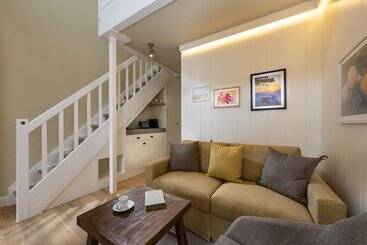 Loev   Vela Hotels