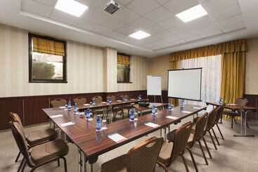 Ramada Hotel & Suites By Wyndham Bucharest North